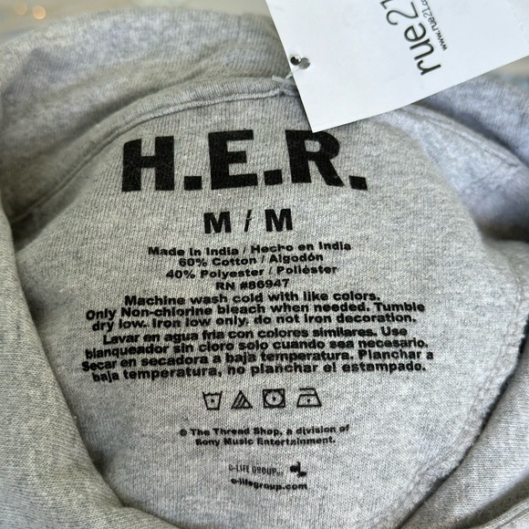 H.E.R Having Everything Revealed oversized Hoodie NWT - Picture 4 of 4